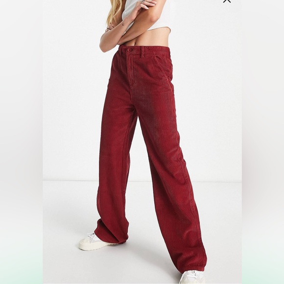 Mid rise, wide leg slouchy corduroy pants in burgundy - Picture 5 of 5
